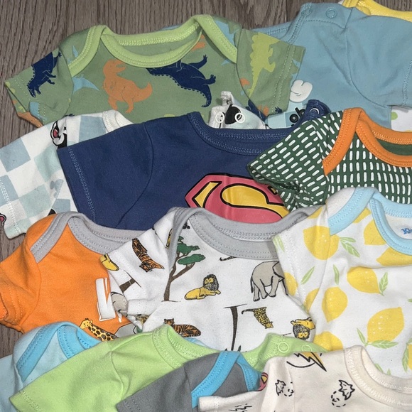 3-6 Months 14 onesies and 1 Batman set - Picture 3 of 7